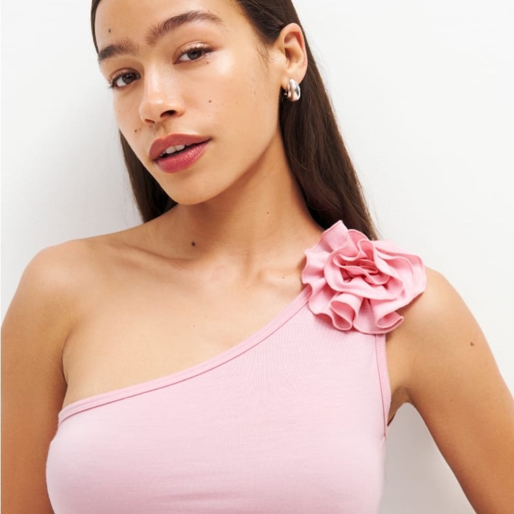 Elegant Pink One-Shoulder Dress